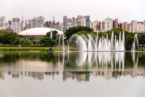 Ibirapuera Park In Sao Paulo Editorial Stock Image - Image of green ...