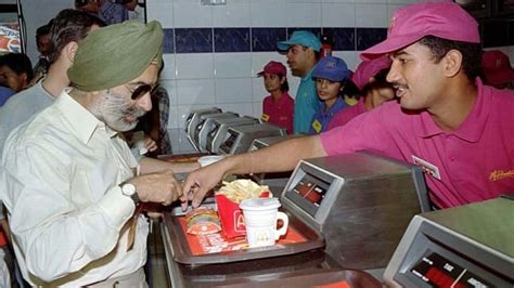 McDonald's to open vegetarian restaurant in India | CBC News