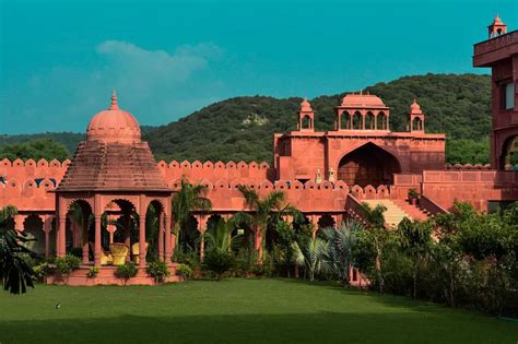 Best Luxury Hotels & Resorts in Ranthambore National Park