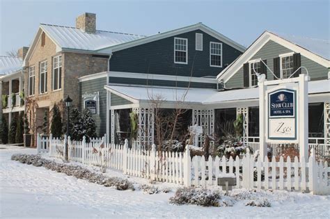 Shaw Club Hotel & Spa on a beautiful Winter's day in Niagara on the ...