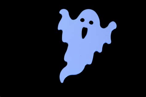 Image of one flying ghost | CreepyHalloweenImages