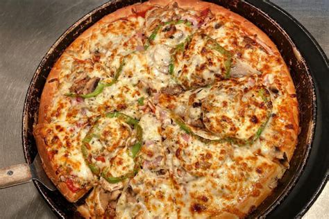 Best Pizza in Kalamazoo, MI: 15 Top Pizzerias! (2024)