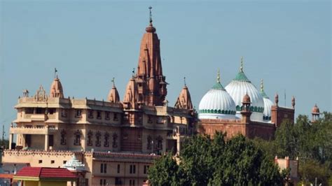 SC Rejects Mosque Committee’s Request, Clears Way for Survey of Mathura Mosque Complex | India ...