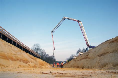 Advantages of Concrete Pumping on a Construction Project - Equipment & Contracting