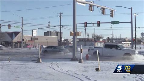 Oklahoma crews treat highways, snow routes for Tuesday's commute