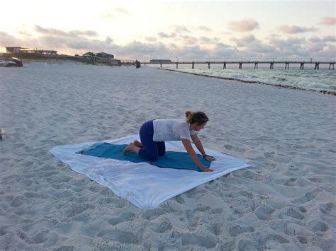 How to Do a Yoga Handstand : 5 Steps - Instructables