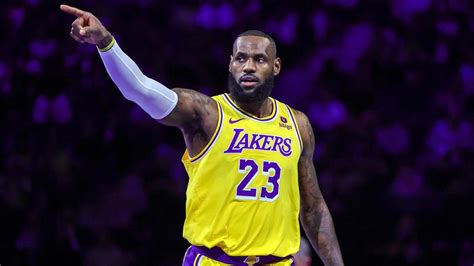 LeBron James only needed 23 minutes to make NBA history in Lakers' In ...