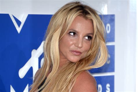 What Is #FreeBritney? Understanding Fan-led Britney Spears Movement ...