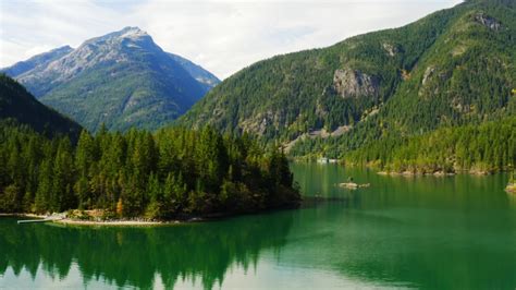 Lake and Mountains landscape in Washington image - Free stock photo ...