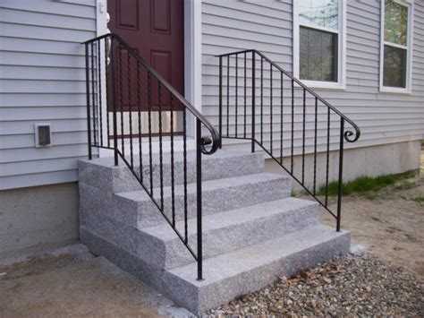 Mobile Home Steps: Fiberglass, Metal, Wood, & Concrete Mobile Home Stairs