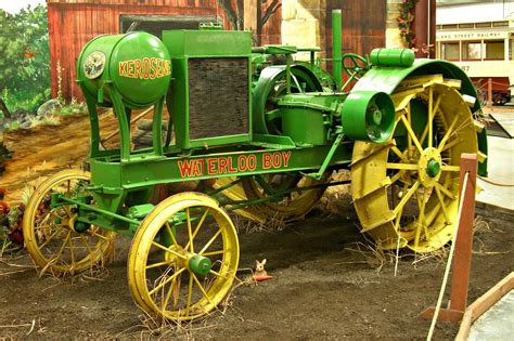 Spoelman Family Toy Tractor Collection: John Deere Waterloo Boy Precision Classic Tractor