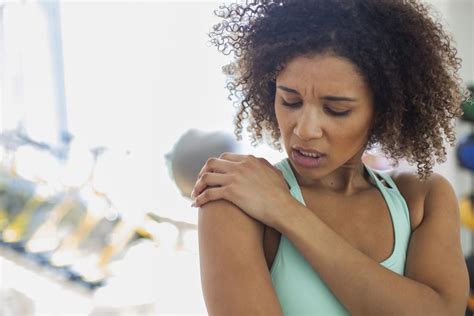 Shoulder subluxation: Symptoms, treatment, exercises, and recovery