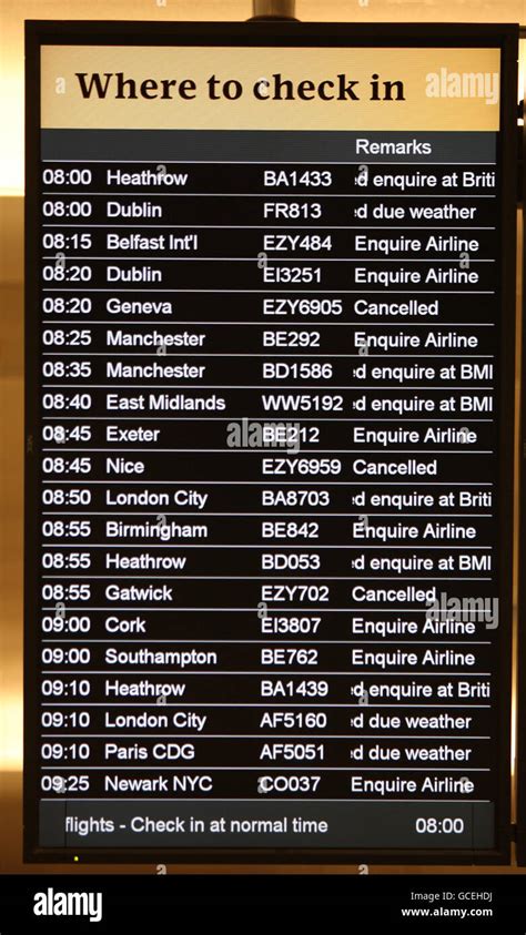 A departures board at edinburgh airport hi-res stock photography and ...