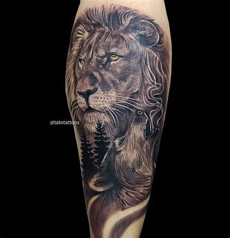 Lion and wolf tattoo Tato Castro (@tatotattoos) • Fotos y vídeos de Instagram | Lion tattoo ...