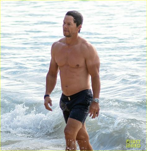 Mark Wahlberg Rings In 2023 With Another Day On the Beach: Photo 4877272 | Mark Wahlberg ...