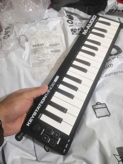 Buy M-Audio Keystation Mini 32 MK3 Usb Midi Keyboard Controller Online | Bajaao