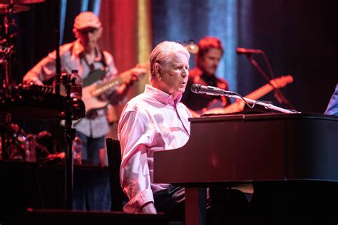 10 Best Brian Wilson Songs of All Time - Singersroom.com