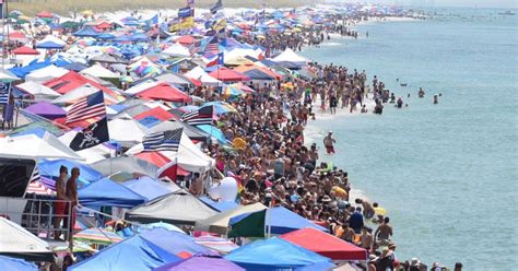 Blue Angels Air Show at Pensacola Beach: Thousands brave heat to see Blues