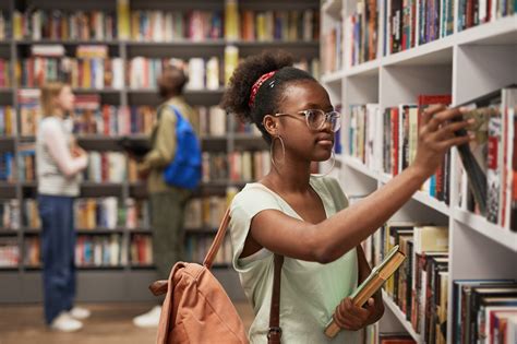 In High School, a Library Is a Field Trip With Lifelong Benefits | Edutopia