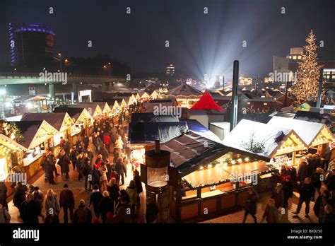 Traditional Christmas market, with many decorated booths, at Centro Stock Photo, Royalty Free ...