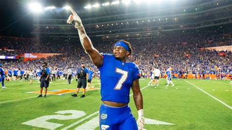 Florida Gators football RB Trevor Etienne rushes for 3 TDs