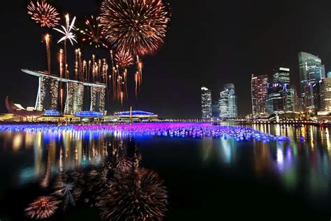 Singapore New Year Countdown 2011 Fireworks : First Burst : | Holiday in singapore, New year ...