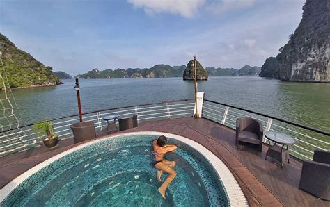 Crucero por la Bahía de Halong en Vietnam, una experiencia única