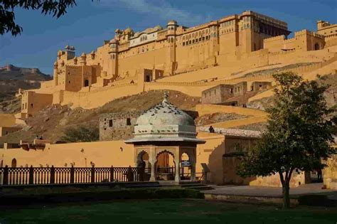 10 Famous Palaces in Jaipur | Jaipur Palace | Palaces in Jaipur ...