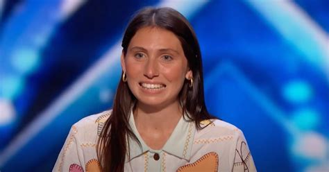 'AGT' Lily Meola Audition: "Daydream" Gets the Golden Buzzer