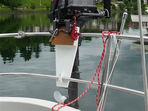 Fulton outboard motor bracket