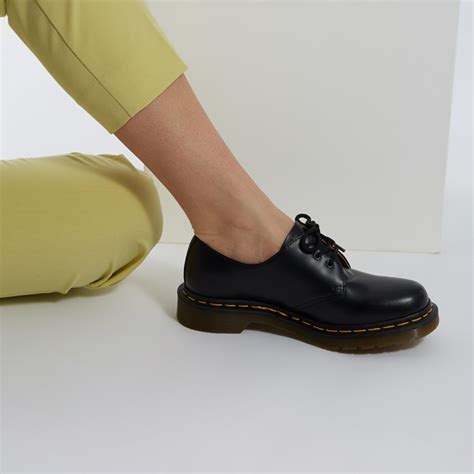 Women's 1461 Smooth Leather Oxford Shoes in Black | Little Burgundy