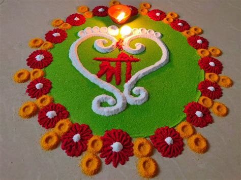 Laxmi puja rangoli,tulsipuja,Navratri Rangoli | Free hand rangoli design, Colorful rangoli ...