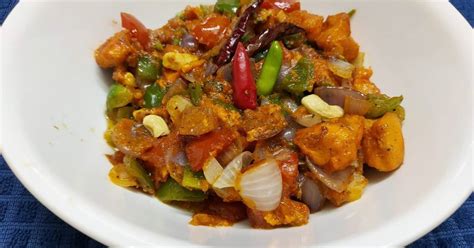 Chicken Tawa Masala Recipe by Kumkum Chatterjee - Cookpad