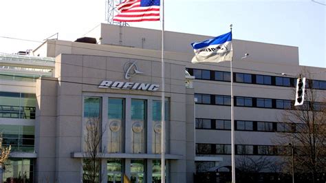 Boeing clears out Seattle-area headquarters complex