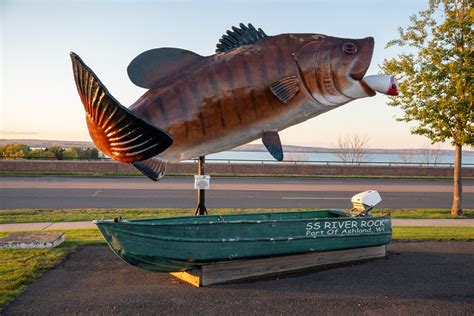 Ashland, Wisconsin - October 19, 2019: Famous large fish s… | Flickr