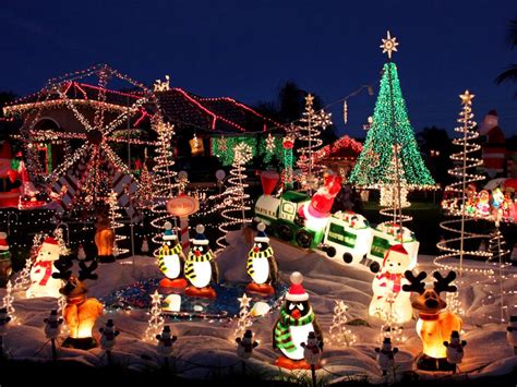 America's Most Dazzling: See Your State's Wildest Holiday Light Display ...