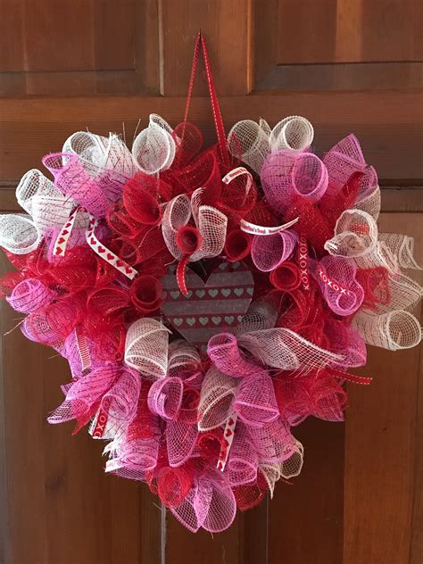 Valentine mesh wreath using materials from Dollar Tree | Valentine ...