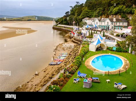 Portmeirion beach with paddle boards, and The Hotel Portmeirion Stock ...