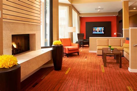 Ohio Hotels near Toledo Express Airport | Courtyard Toledo Airport Holland