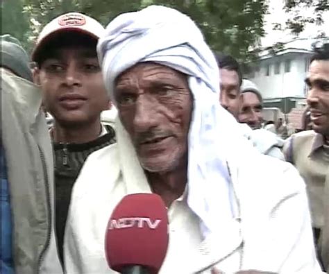 Thousands of farmers protest in Delhi