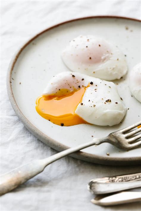 Poached Eggs: How to Poach an Egg Perfectly