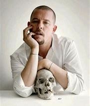 Alexander McQueen : London Remembers, Aiming to capture all memorials in London