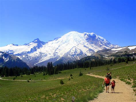 Scenic WA | Best Places to Visit Near Mount Rainier | Sunrise Visitor Center