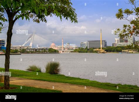 Putrajaya Lake, Putrajaya, Malaysia Stock Photo - Alamy