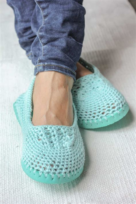 Crochet Upcycled Flip Flops With This Free Pattern! - The Spinners Husband