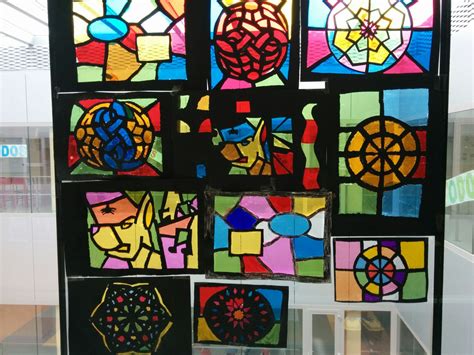 Stained glasses with cellophane paper and cardboard. Vidrieras con celofan. Stained Glass ...