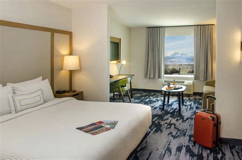 Find a Hotel, Short-term Rental or Campground in Longmont, Colorado