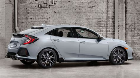 2017 Honda Civic Hatchback first look