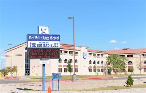 Del Valle High School | wall