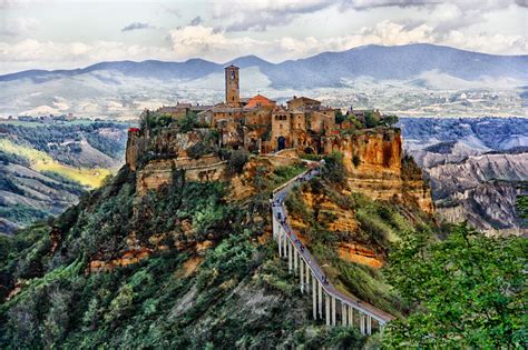 Civita di Bagnoregio, il borgo da vedere prima che muoia